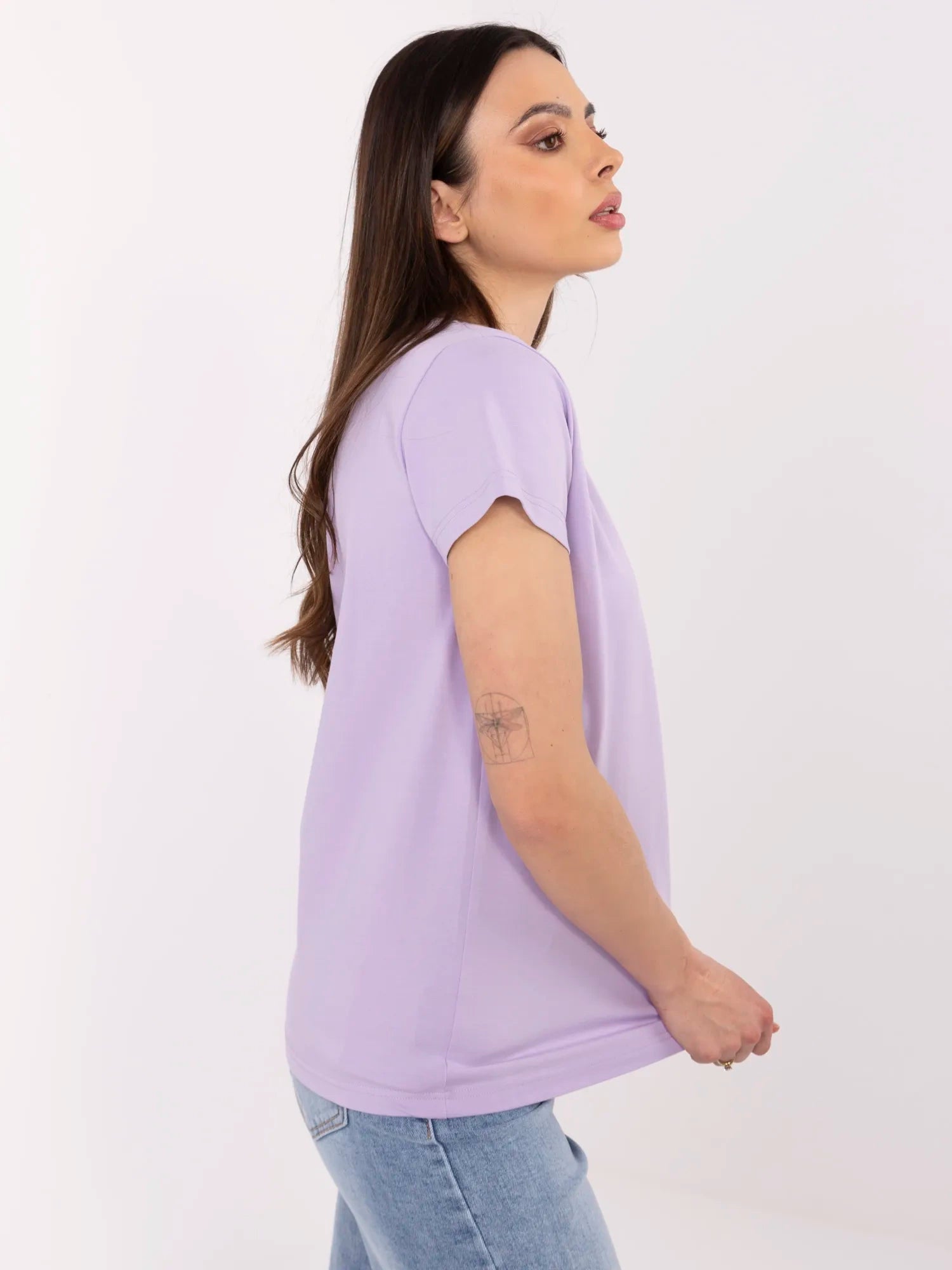 BASIC FEEL GOOD Liliowy t-shirt z dekoltem V