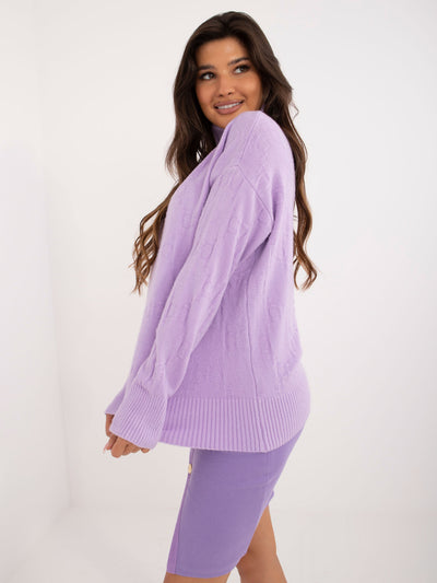 Liliowy luźny sweter golf we wzory