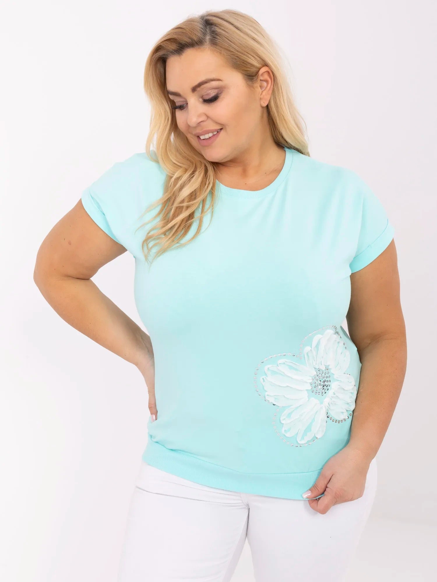 Miętowa bawełniana bluzka plus size z cekinami
