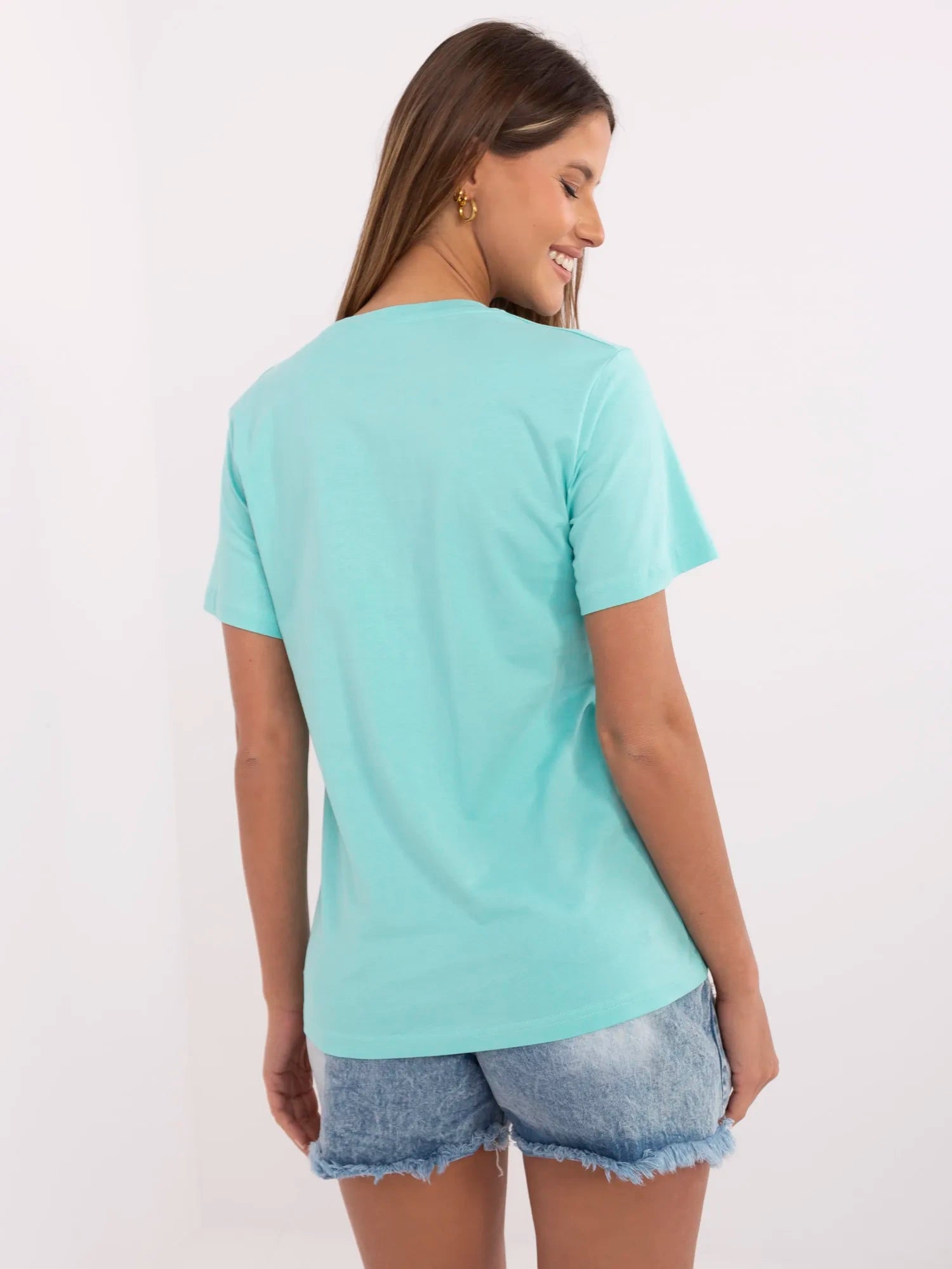 Miętowy damski t-shirt z haftem