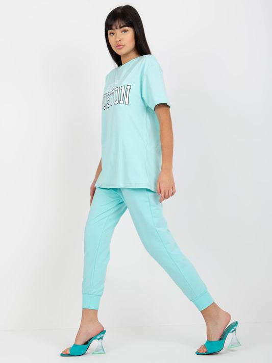Miętowy luźny t-shirt z nadrukiem