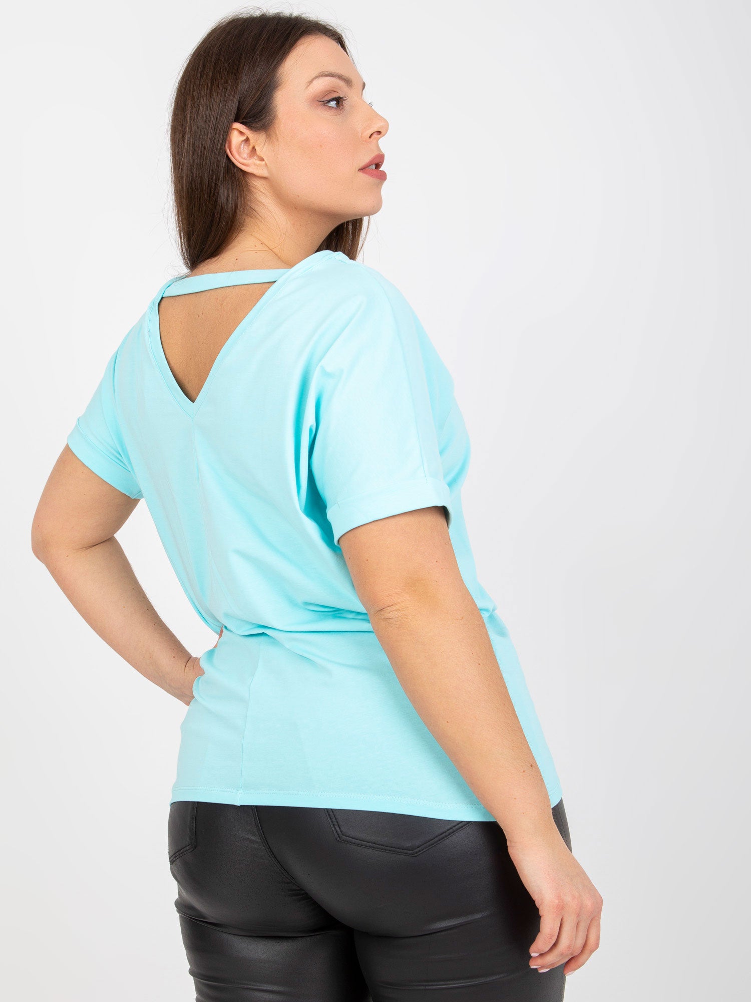 Miętowy t-shirt plus size z aplikacją