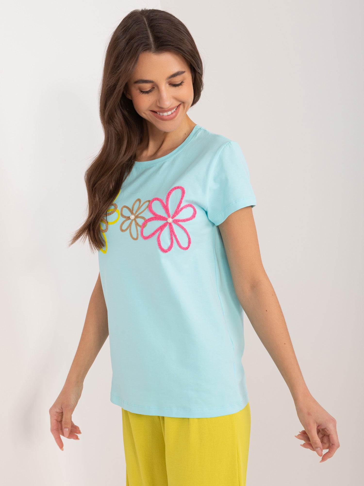 BASIC FEEL GOOD Miętowy t-shirt z kwiatową aplikacją