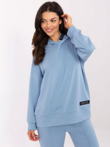 Niebieska damska bluza hoodie z naszywkami