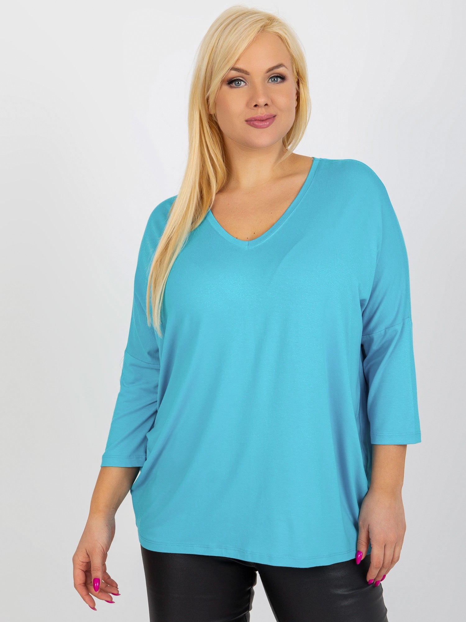 Niebieska bluzka plus size basic z dekoltem V