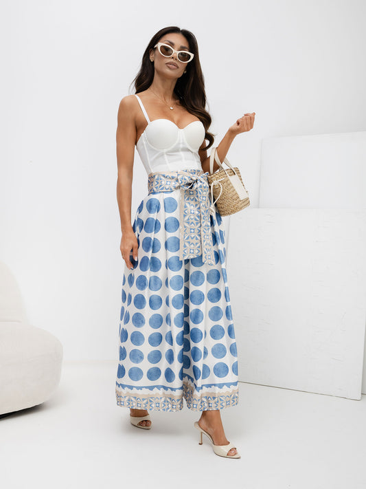 Niebieska elegancka spódnica z printem