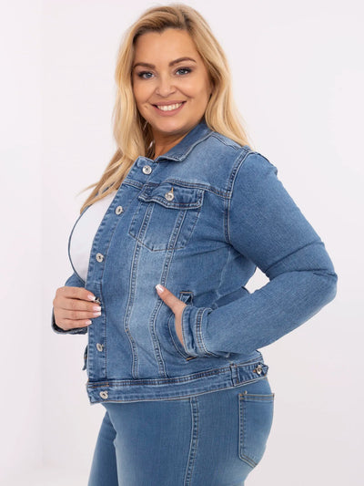 Niebieska jeansowa kurtka plus size z kieszeniami