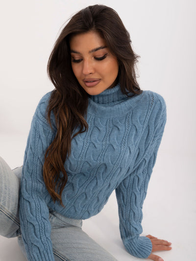 Niebieski damski sweter golf w warkocze