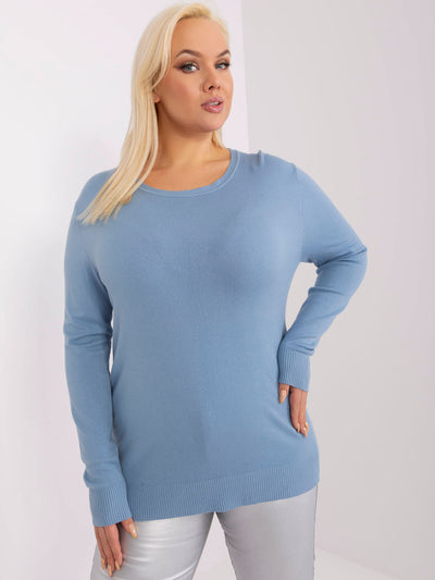 Niebieski dzianinowy sweter plus size w klasyczny wzór