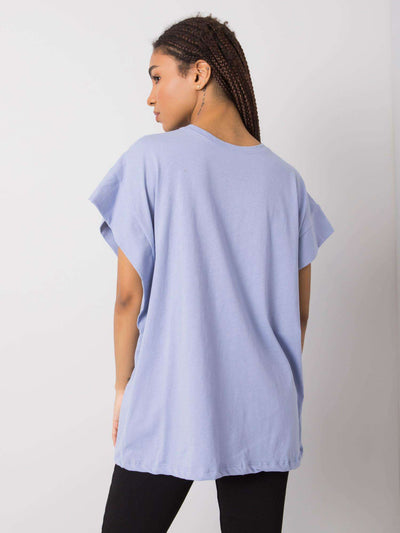 RUE PARIS Niebieski t-shirt z naszyjnikiem