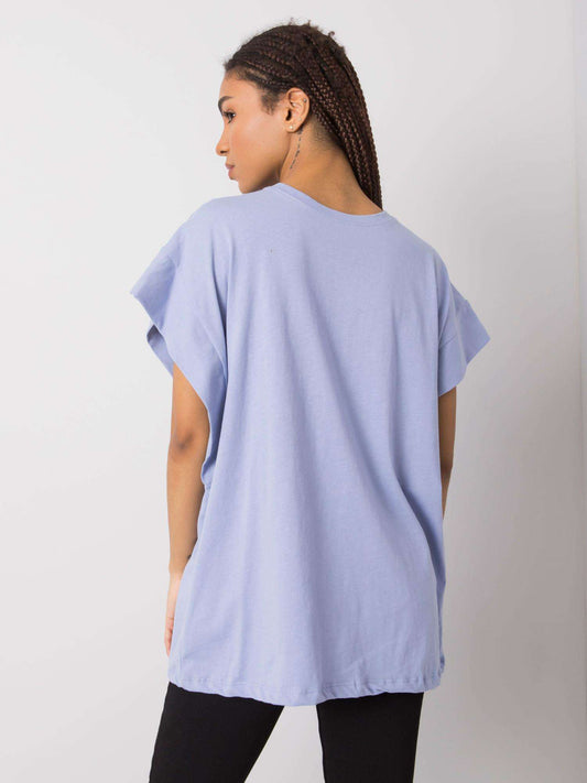 RUE PARIS Niebieski t-shirt z naszyjnikiem