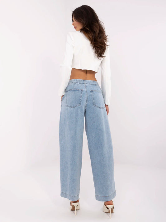 Niebieskie damskie jeansy baggy z kieszeniami