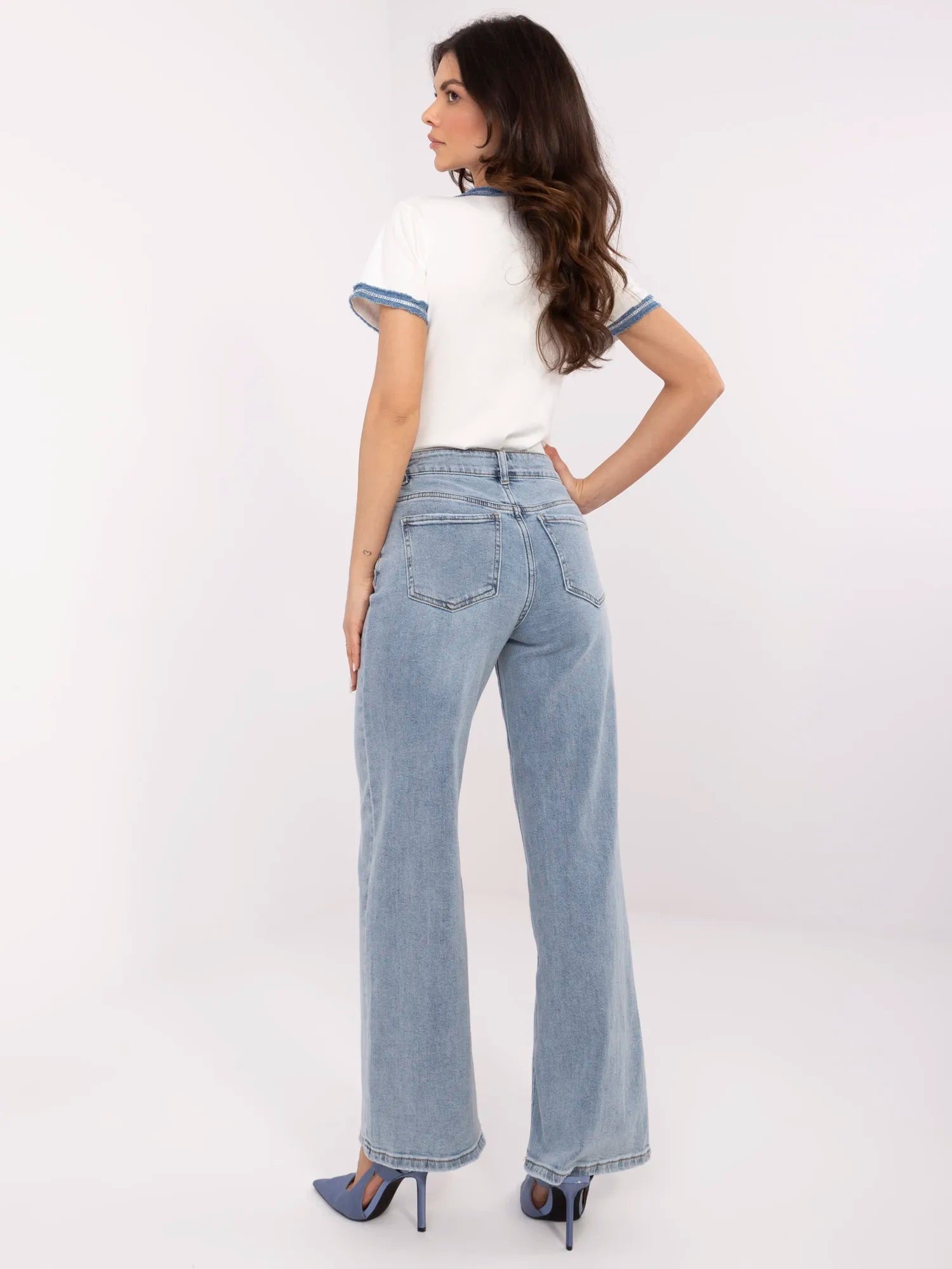 Niebieskie długie jeansy dad fit mide-rise