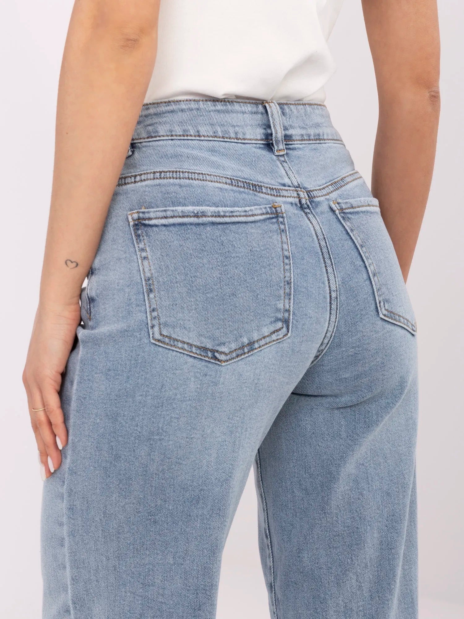 Niebieskie długie jeansy dad fit mide-rise