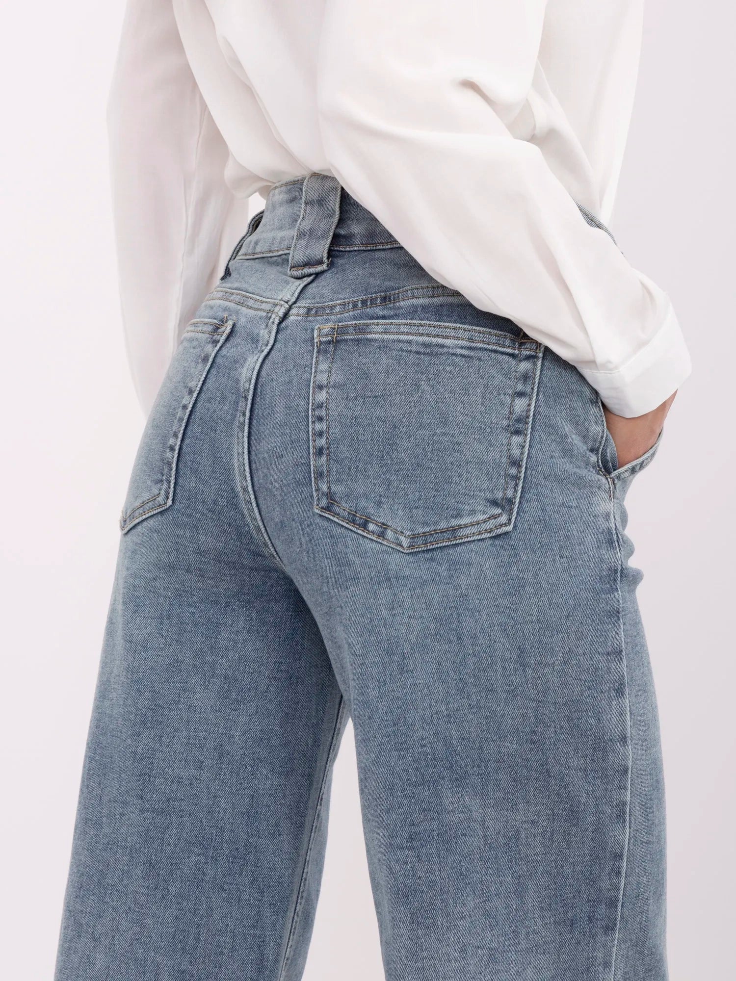 Niebieskie długie jeansy damskie dad fit