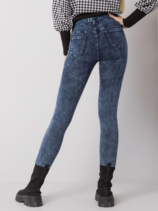 Niebieskie jeansy slim fit z paskiem