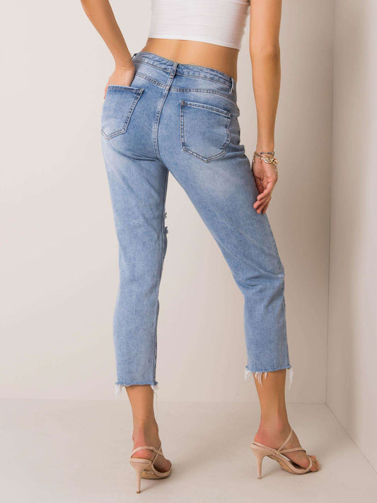 Niebieskie jeansy mom fit