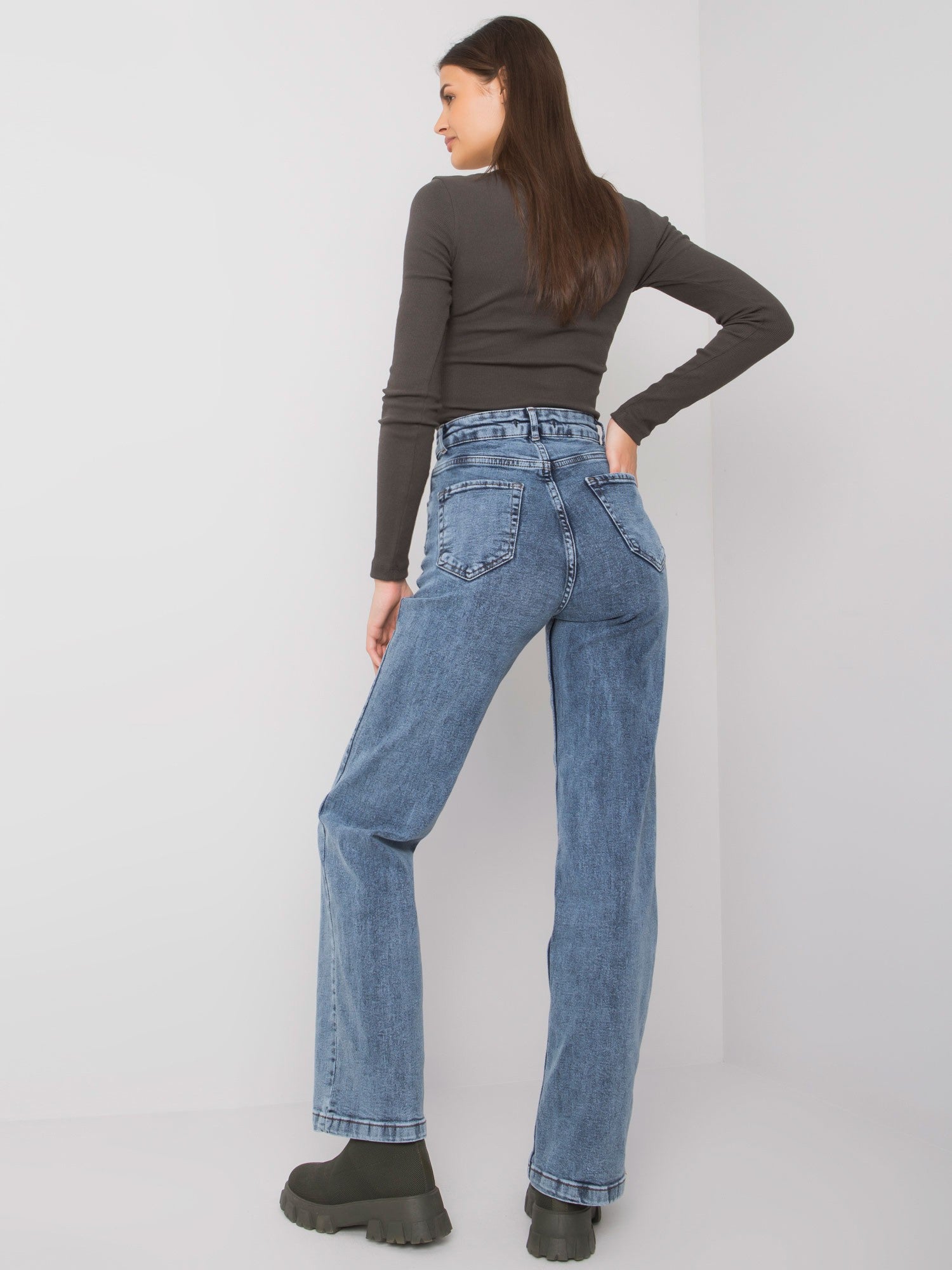 Niebieskie proste jeansy damskie