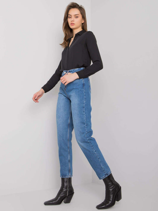 Niebieskie spodnie jeansowe mom fit