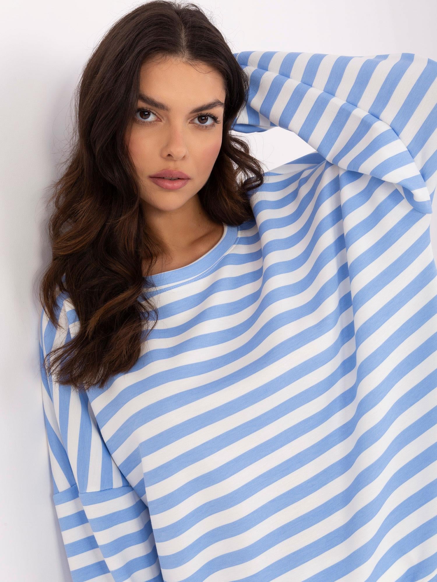 Niebiesko-biała damska bluzka oversize w paski