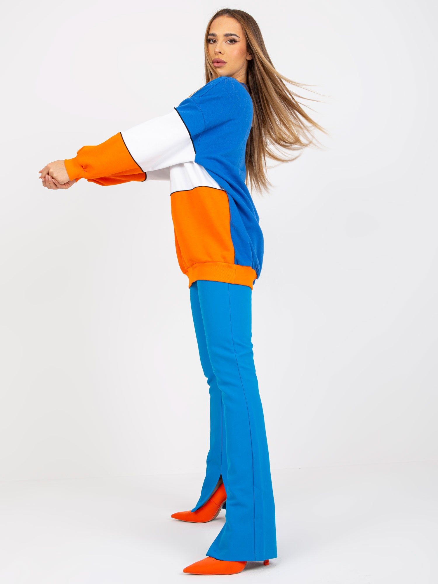 RUE PARIS  Niebiesko-pomarańczowa dresowa bluza basic z bawełny