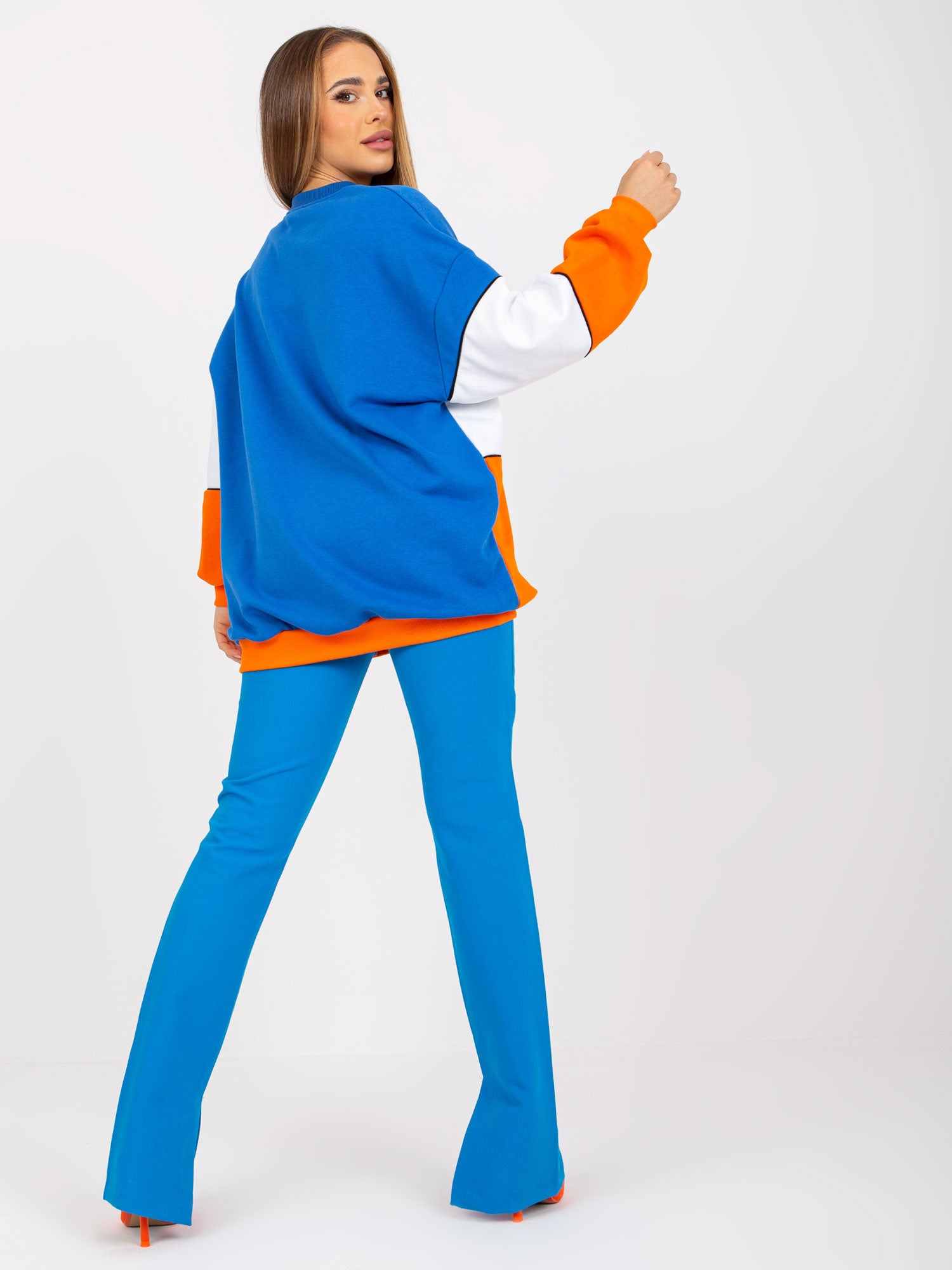 RUE PARIS  Niebiesko-pomarańczowa dresowa bluza basic z bawełny