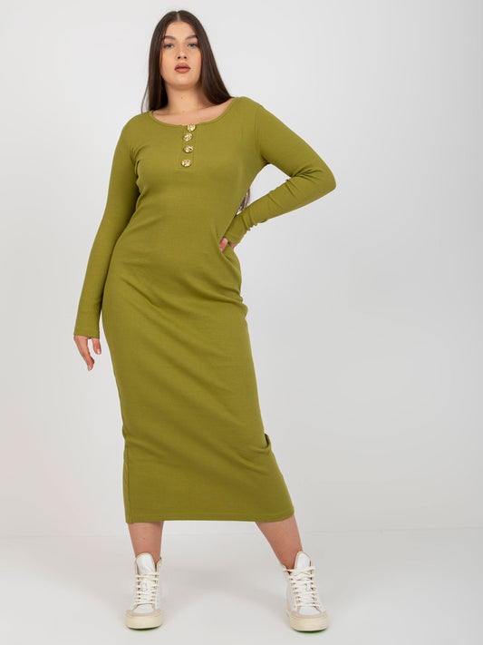 Oliwkowa prążkowana sukienka plus size z rozcięciem z tyłu