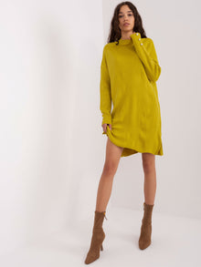 Oliwkowa sukienka dzianinowa z rozcięciami