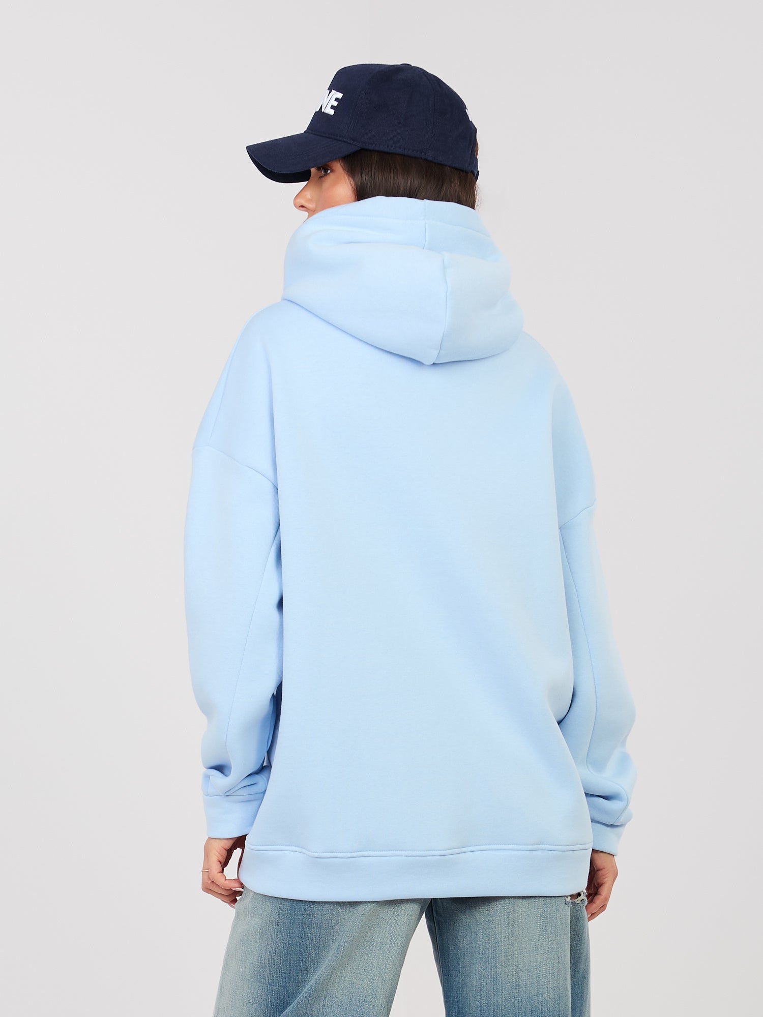RUE PARIS Pastelowa niebieska ocieplana bluza z bawełny