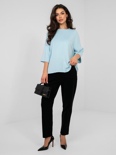 RUE PARIS Pastelowa niebieska bluzka basic z miękkiego materiału