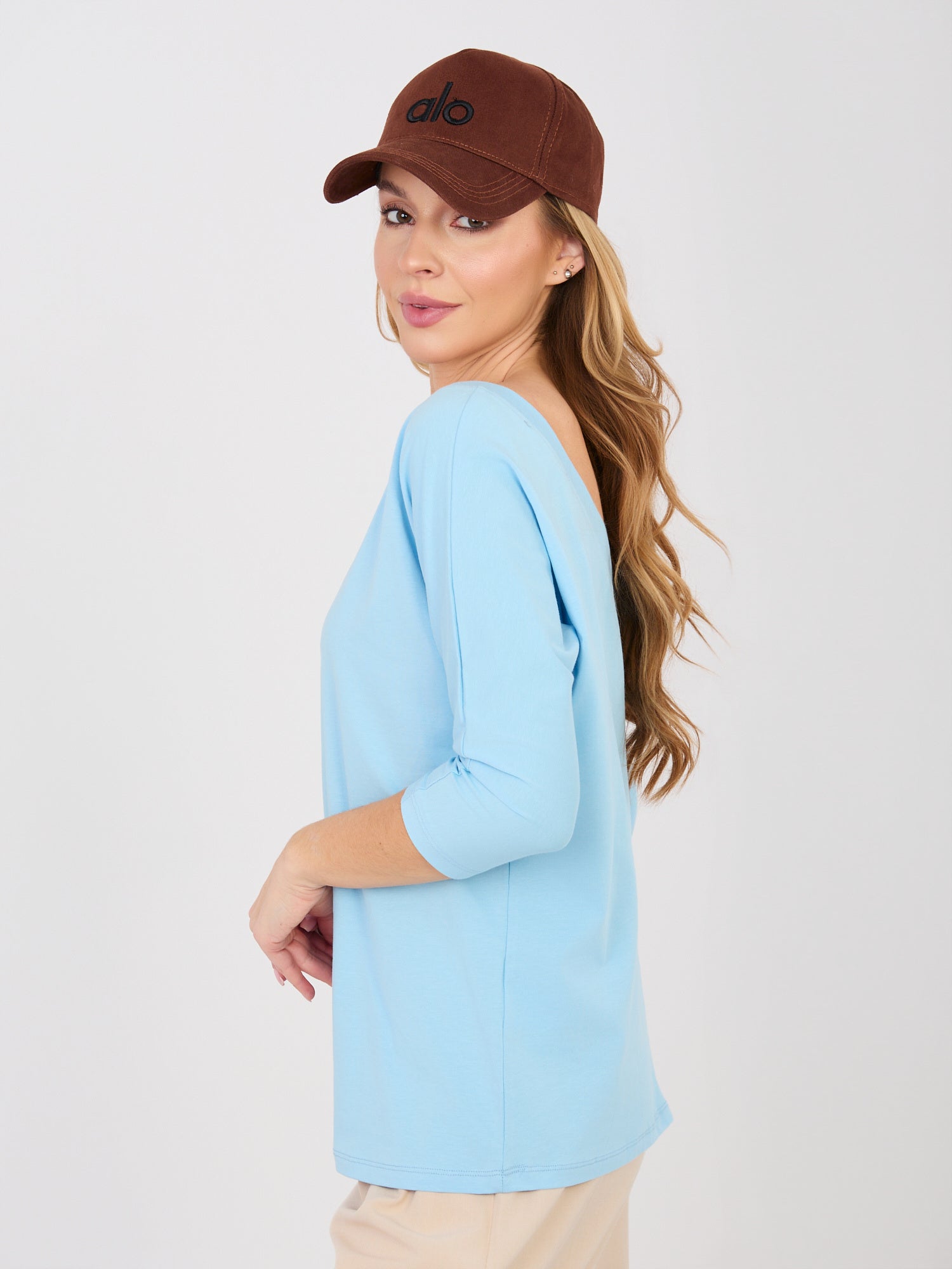 RUE PARIS Pastelowa niebieska bluzka basic z bawełny