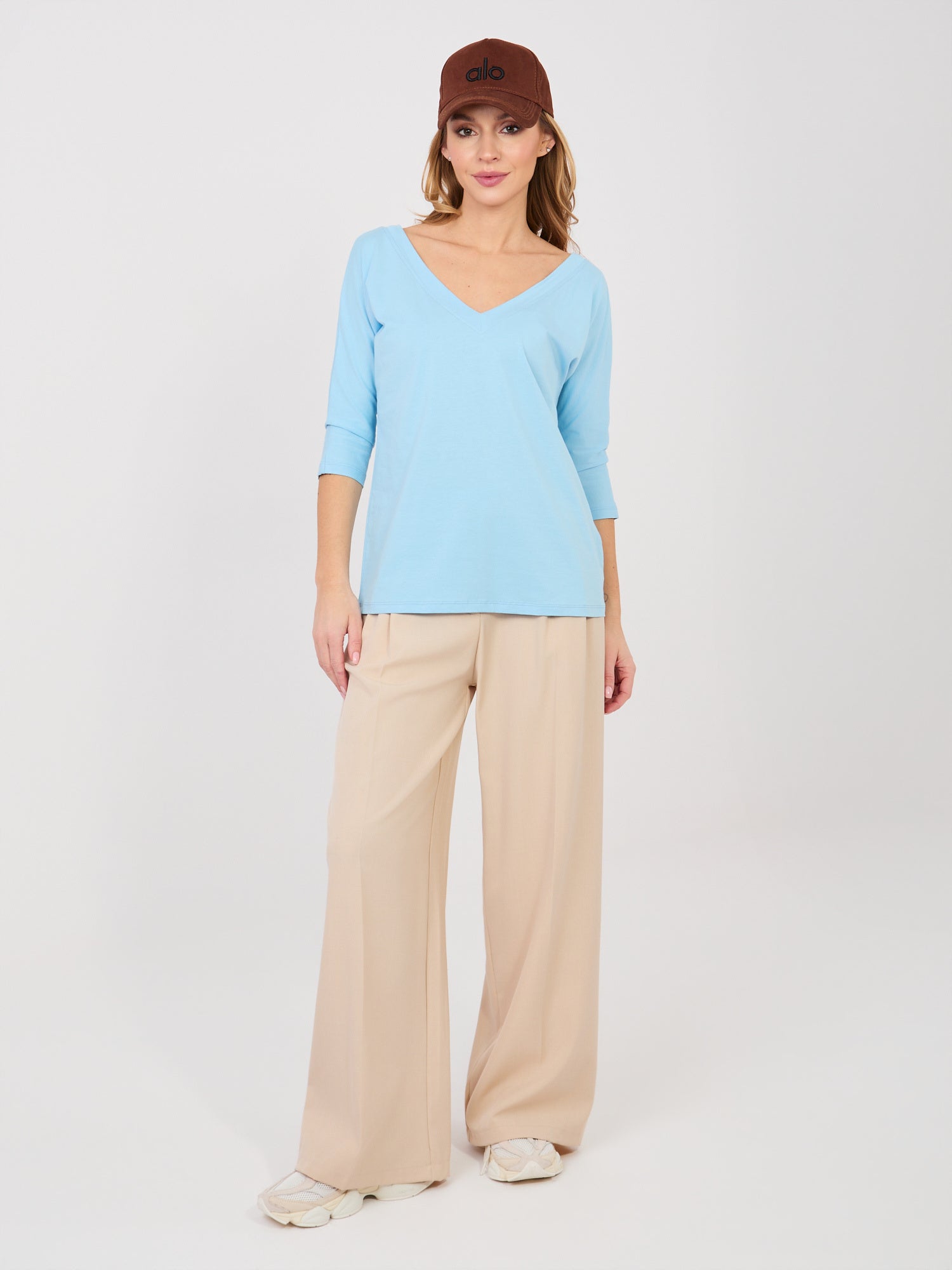 RUE PARIS Pastelowa niebieska bluzka basic z bawełny