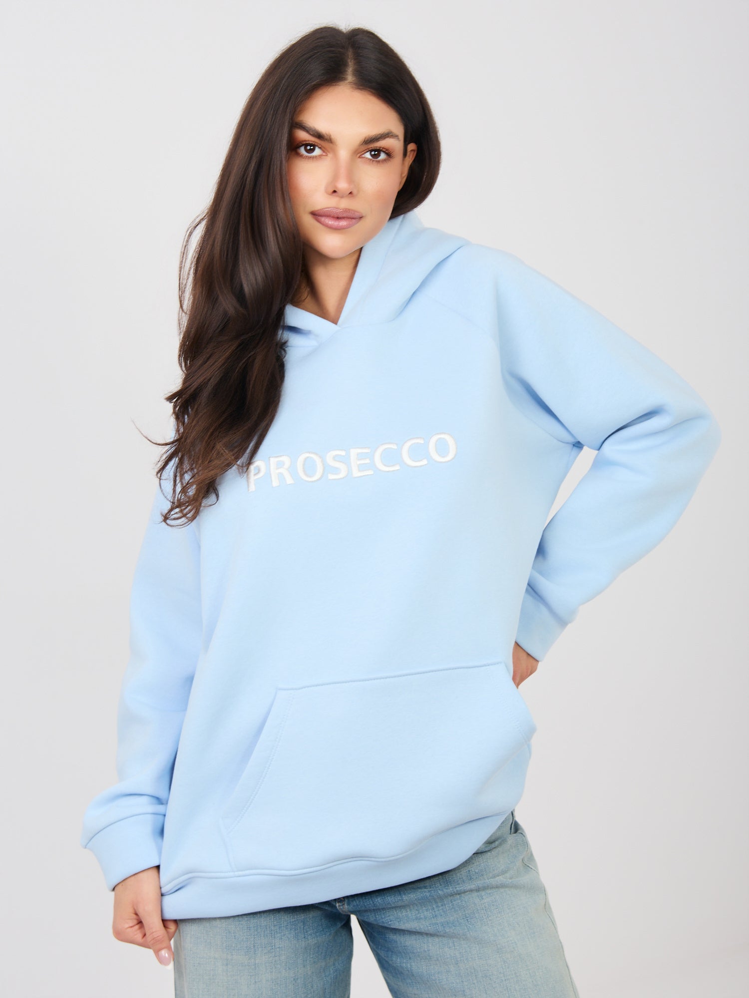 RUE PARIS Pastelowa niebieska bluza kangurka z ociepleniem