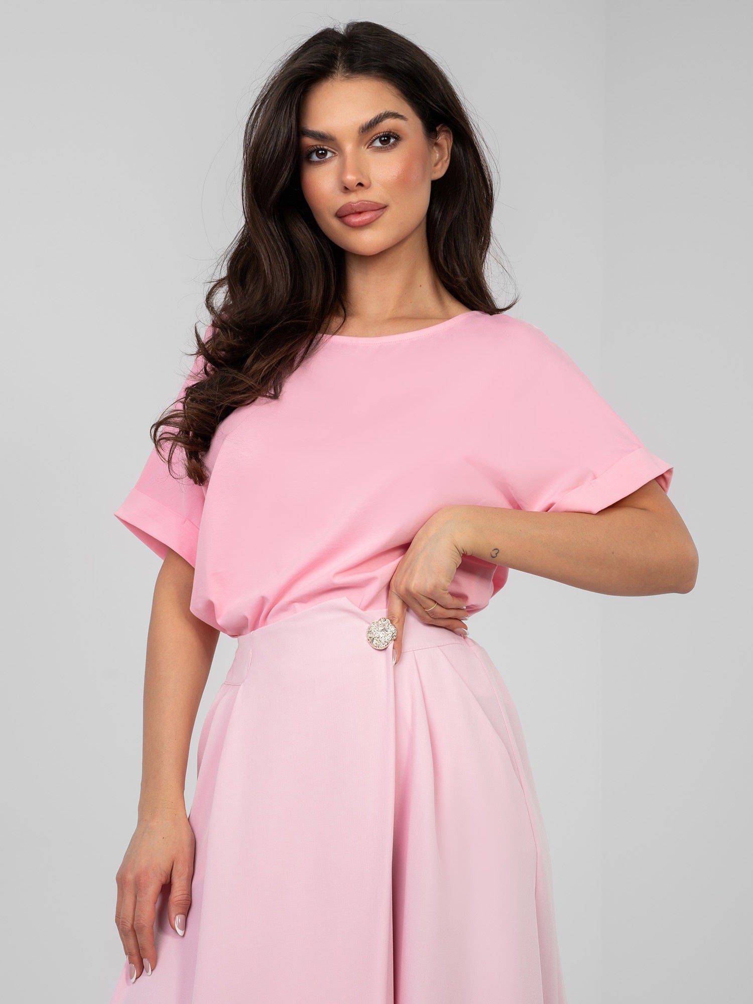 RUE PARIS  Pastelowa różowa bluzka basic o kroju oversize