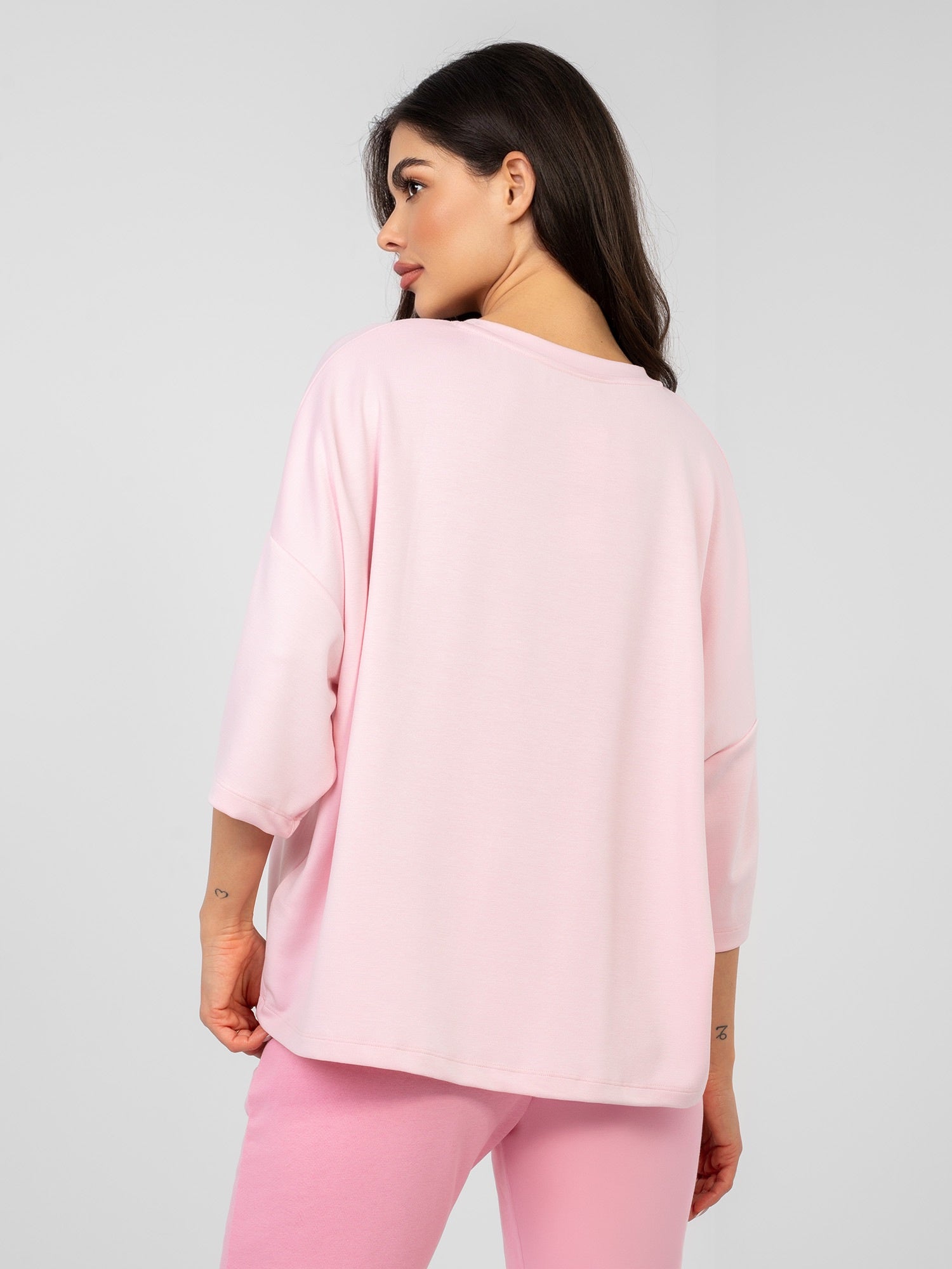RUE PARIS Pastelowa różowa bluzka basic o kroju oversize