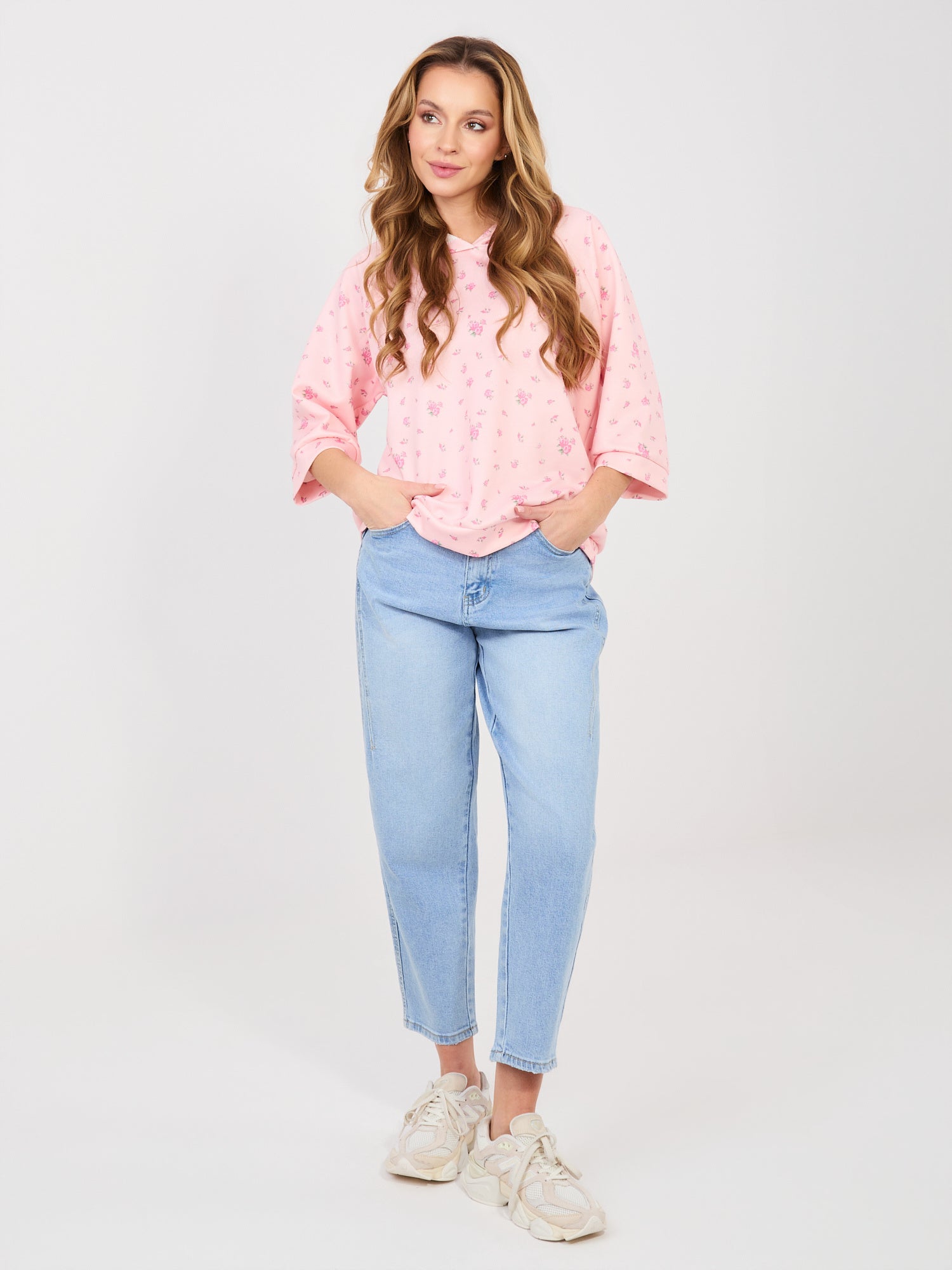 Pastelowa różowa damska bluza oversize z kapturem