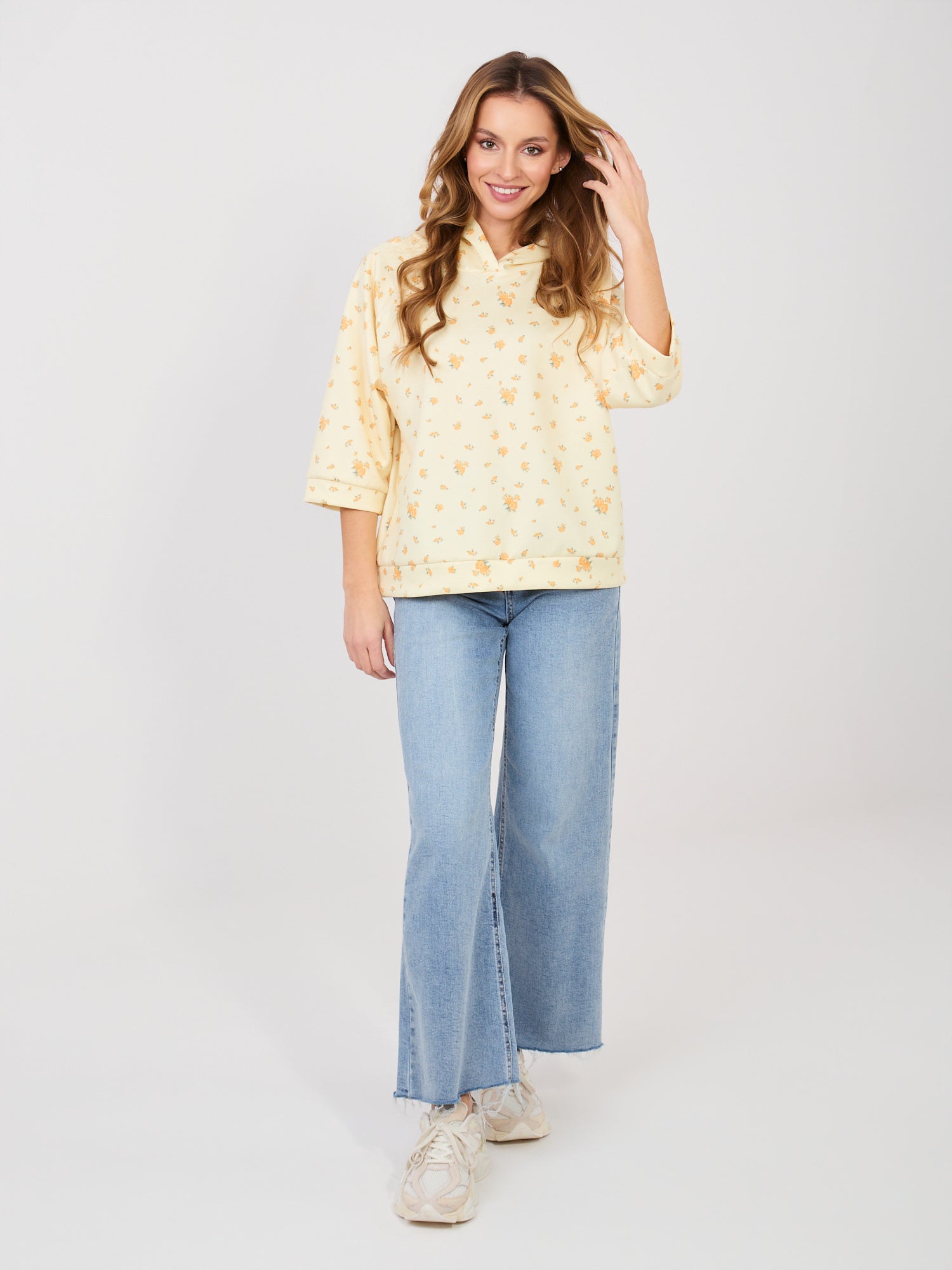 Pastelowa żółta damska bluza oversize w kwiatki