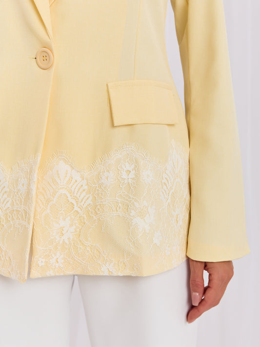 Pastelowa żółta elegancka marynarka z koronką