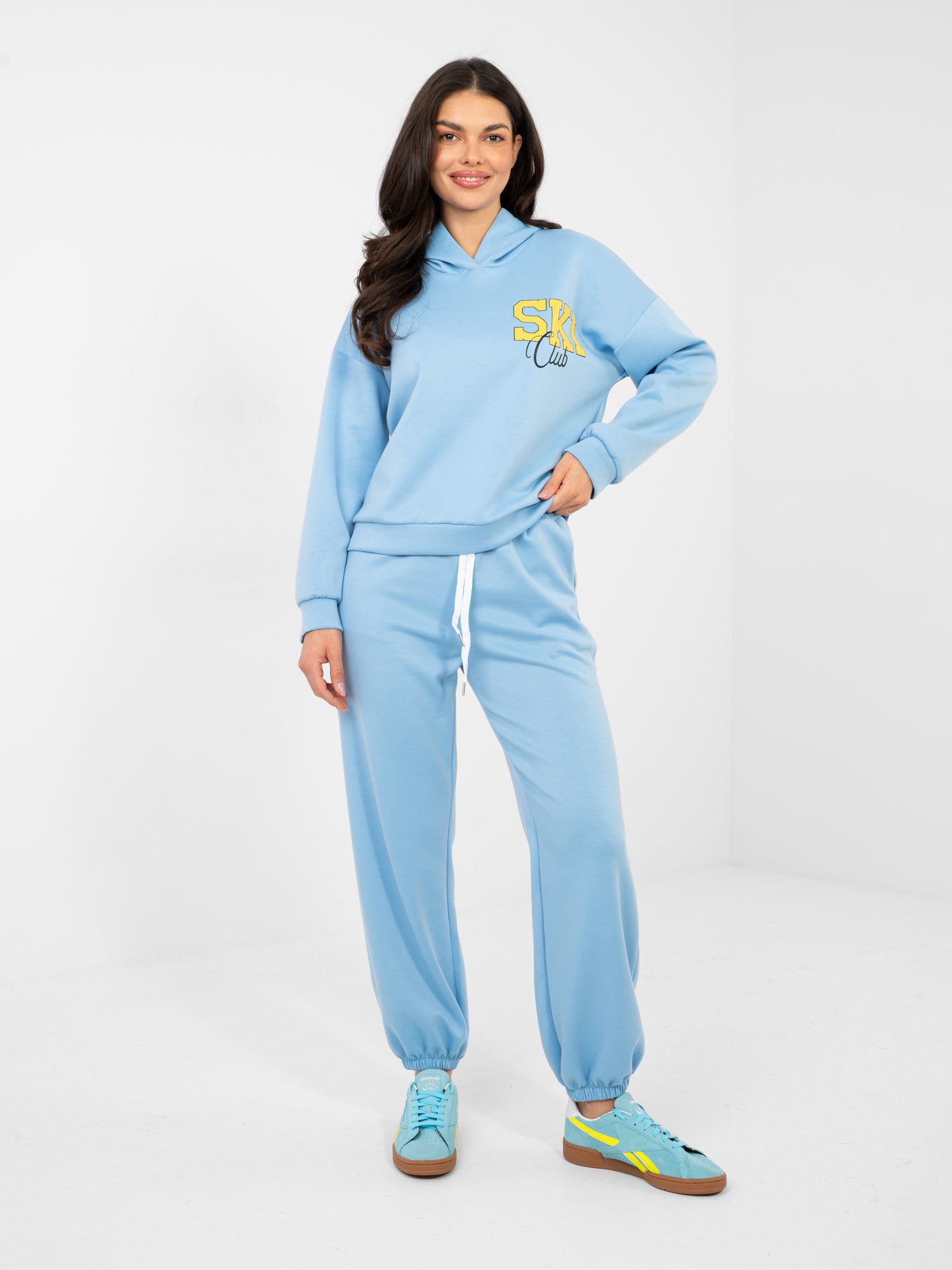 RUE PARIS  Pastelowy niebieski komplet ze spodniami typu jogger