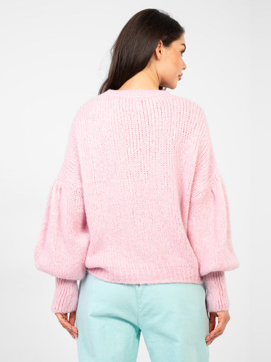 Pastelowy różowy sweter z bufiastymi rękawami