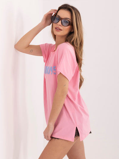 Pastelowy różowy damski t-shirt z okrągłym dekoltem