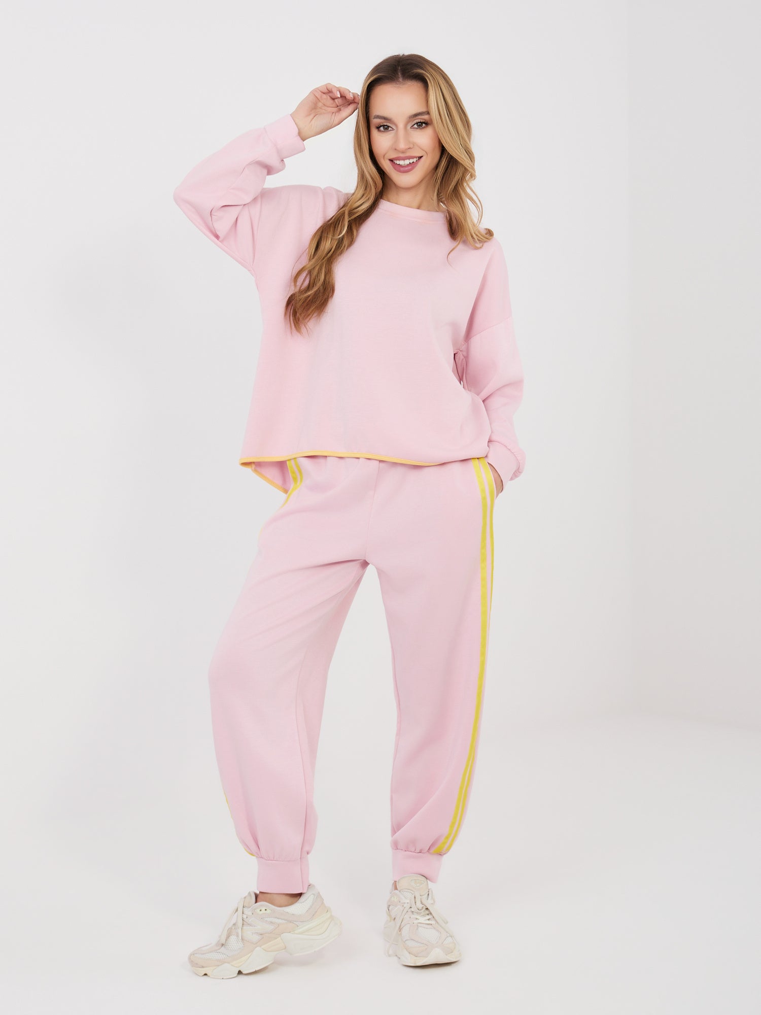 RUE PARIS Pastelowy różowy komplet z bluzą oversize