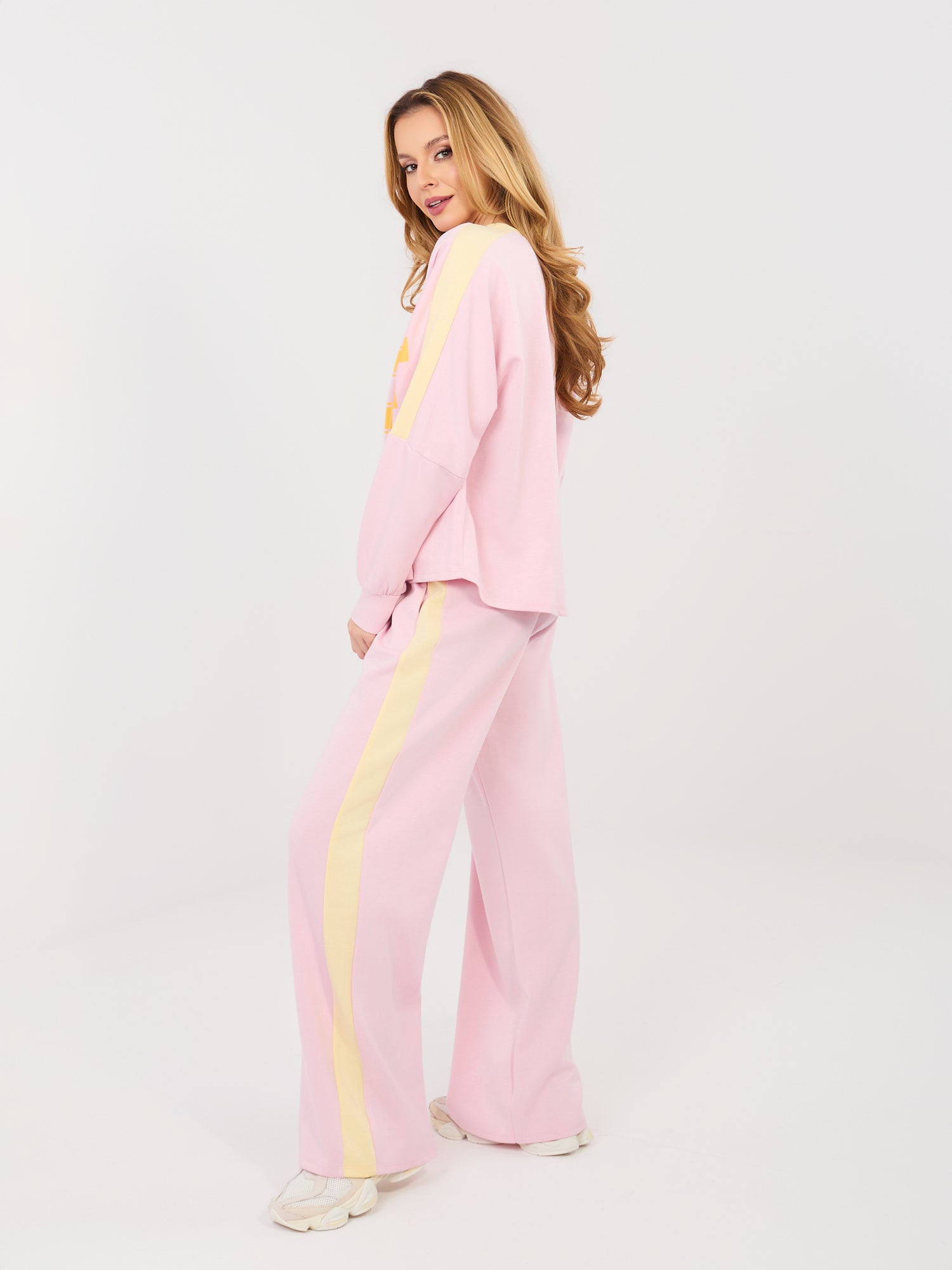 RUE PARIS Pastelowy różowy komplet z bluzą oversize
