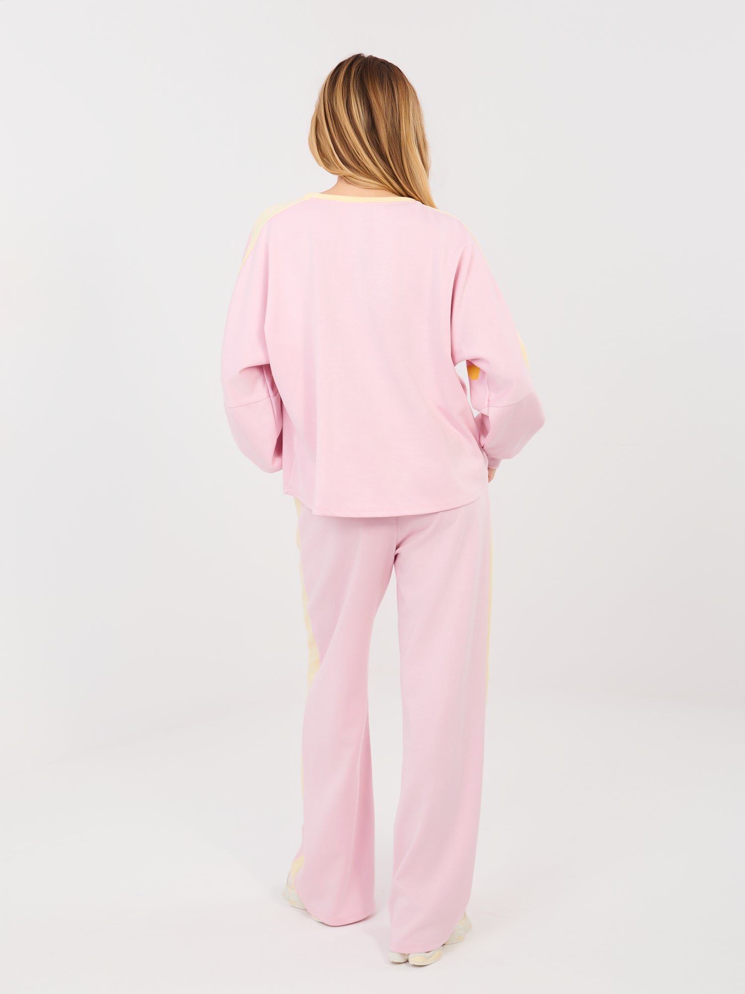 RUE PARIS Pastelowy różowy komplet z bluzą oversize