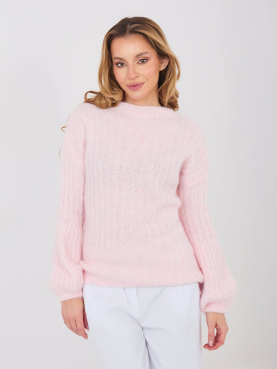 Pastelowy różowy sweter z bufiastymi rękawami