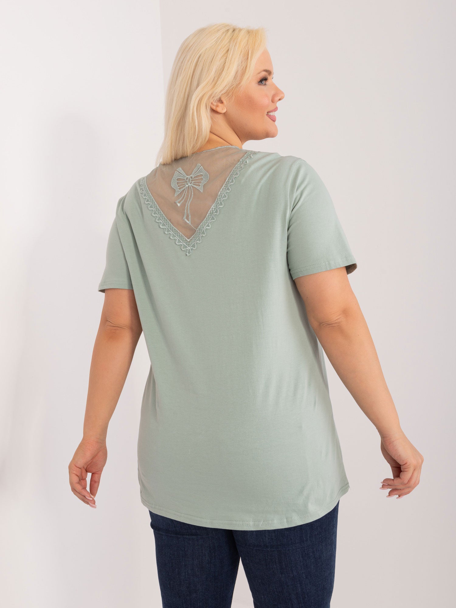 Pistacjowa bluzka plus size z okrągłym dekoltem
