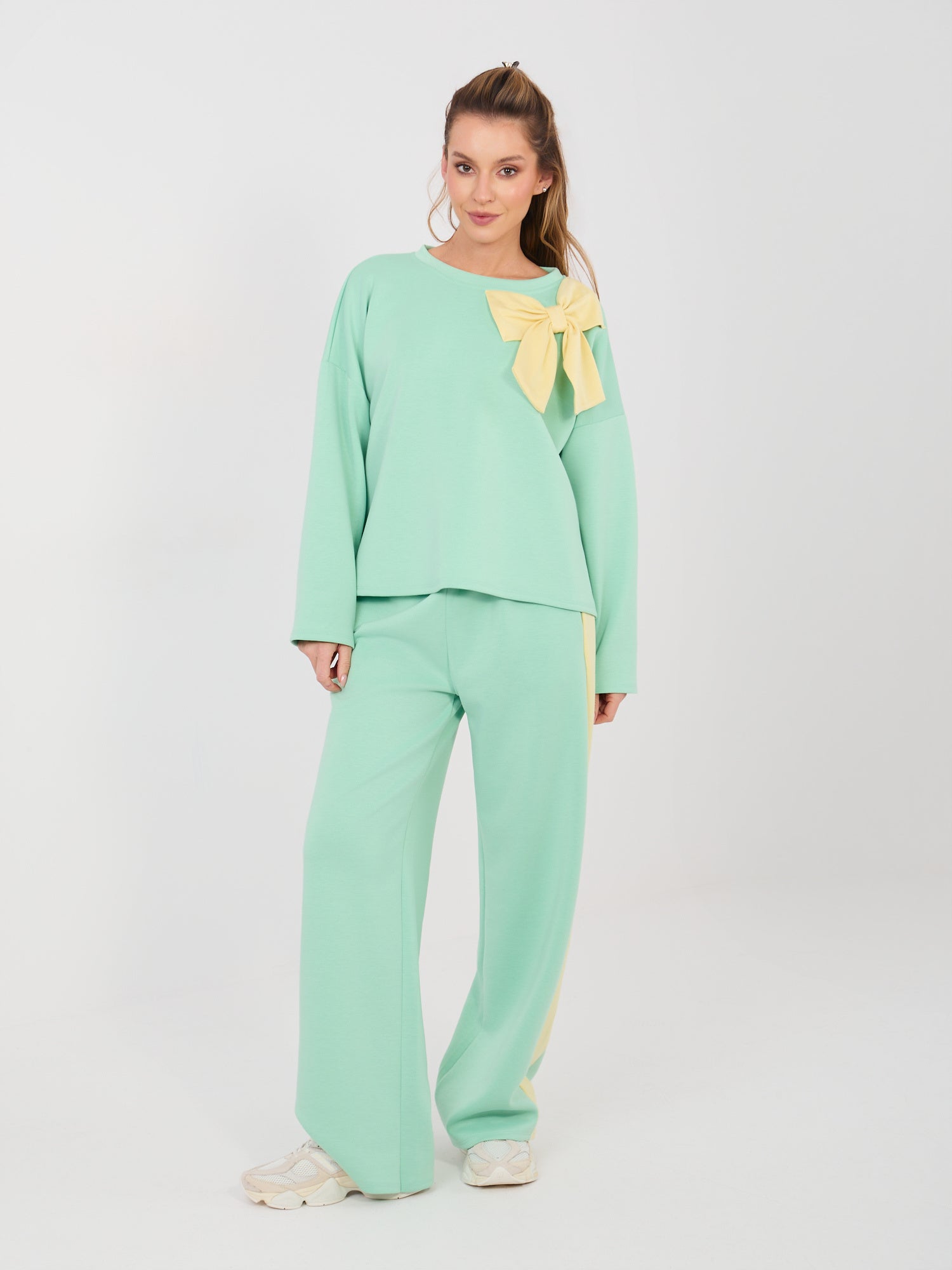 RUE PARIS Pistacjowy dresowy komplet z bluzą oversize