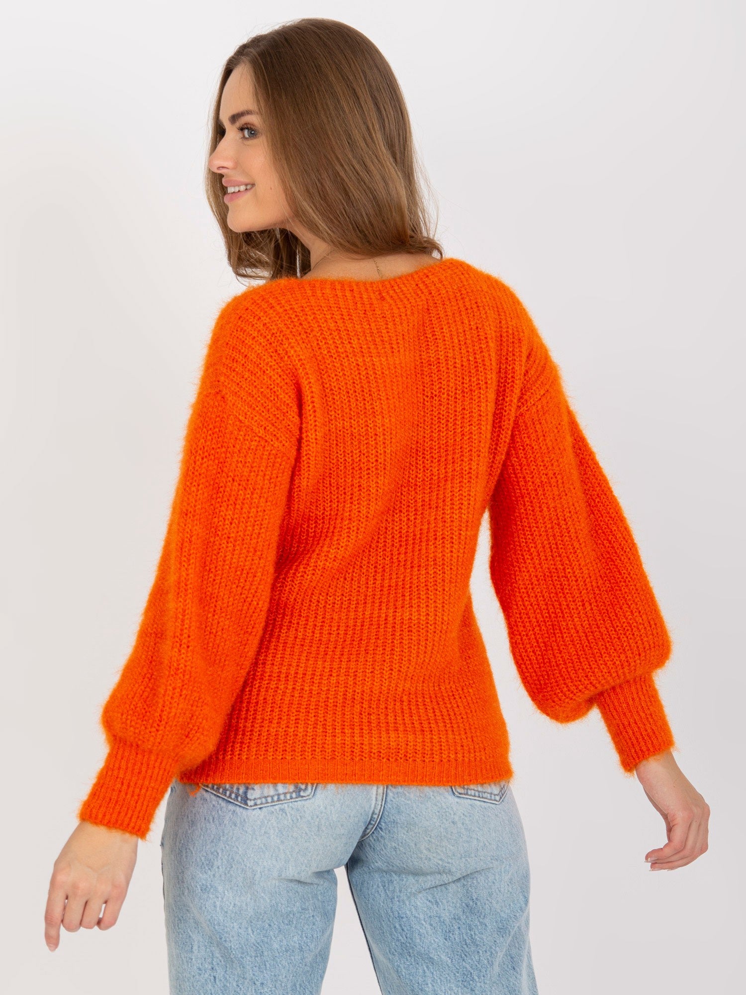 Pomarańczowy puszysty sweter klasyczny z moherem OCH BELLA