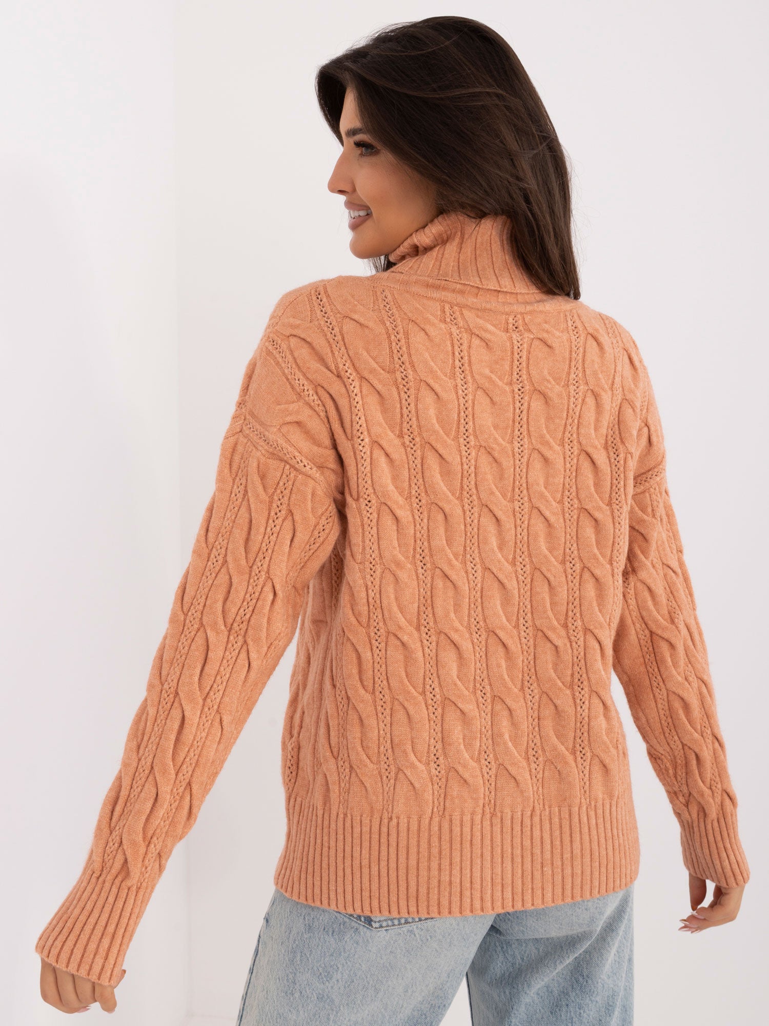 Pomarańczowy damski sweter golf w warkocze