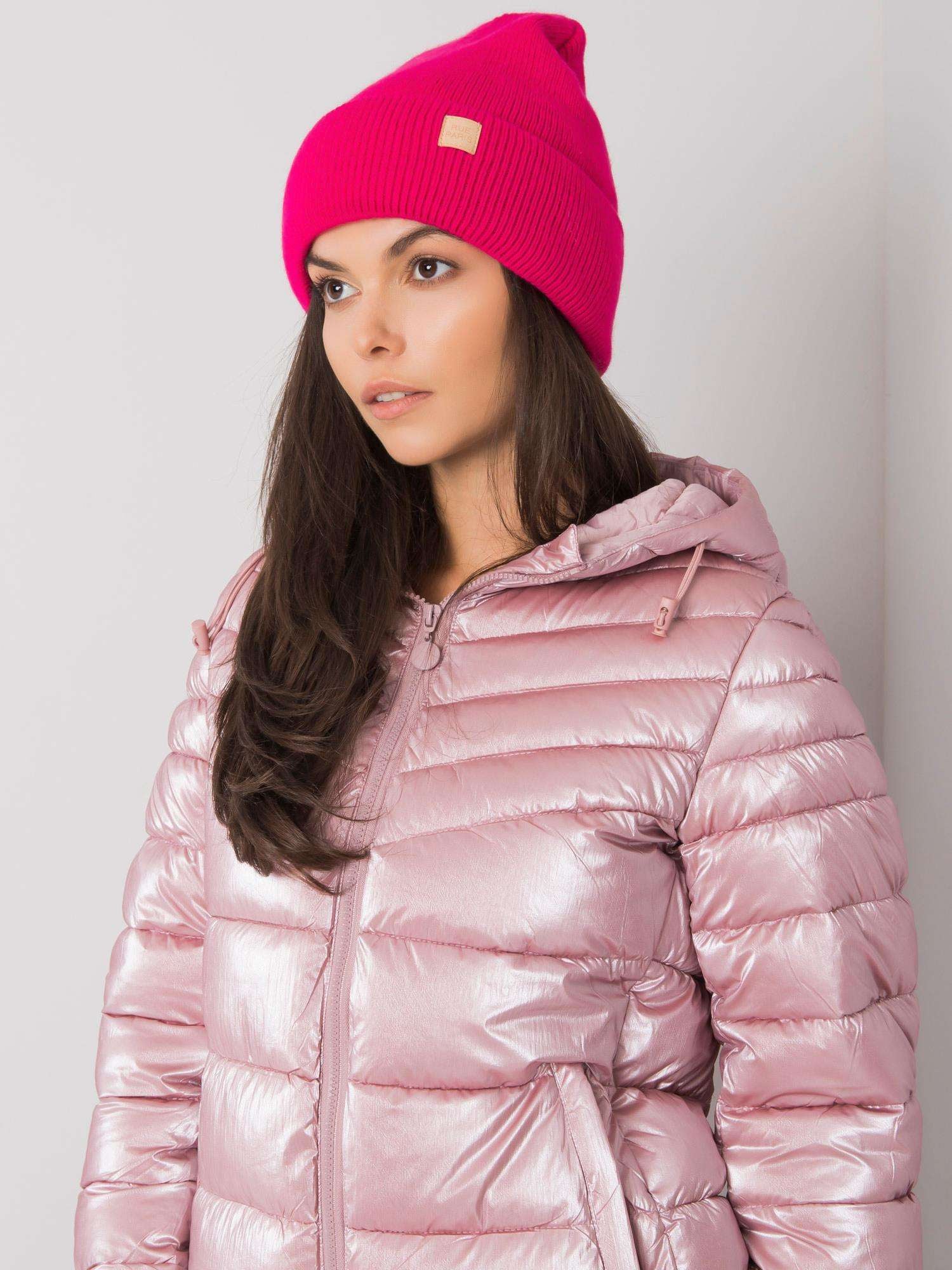 Różowa damska czapka beanie